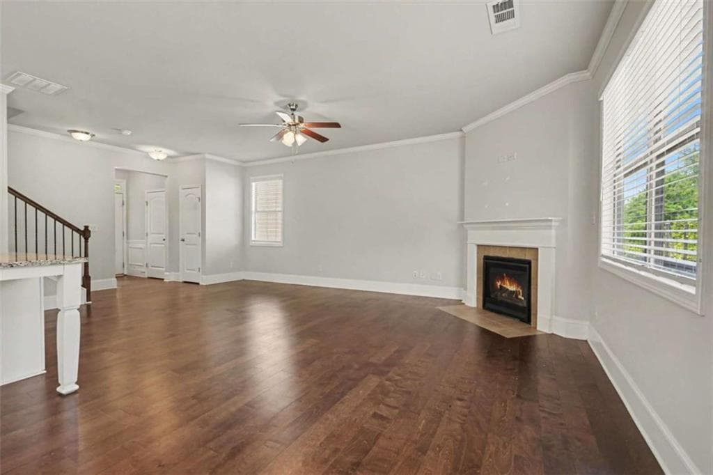 4 bedroom, 3 bathroom, 1,927 sq ft single family residence for sale at 6536 Crosscreek Lane, Flowery Branch, GA 30542 — photo 8