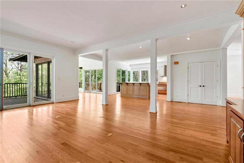 4 bedroom, 4 bathroom, 4,449 sq ft single family residence for sale at 6960 Riverside Drive, Atlanta, GA 30328 — photo 10