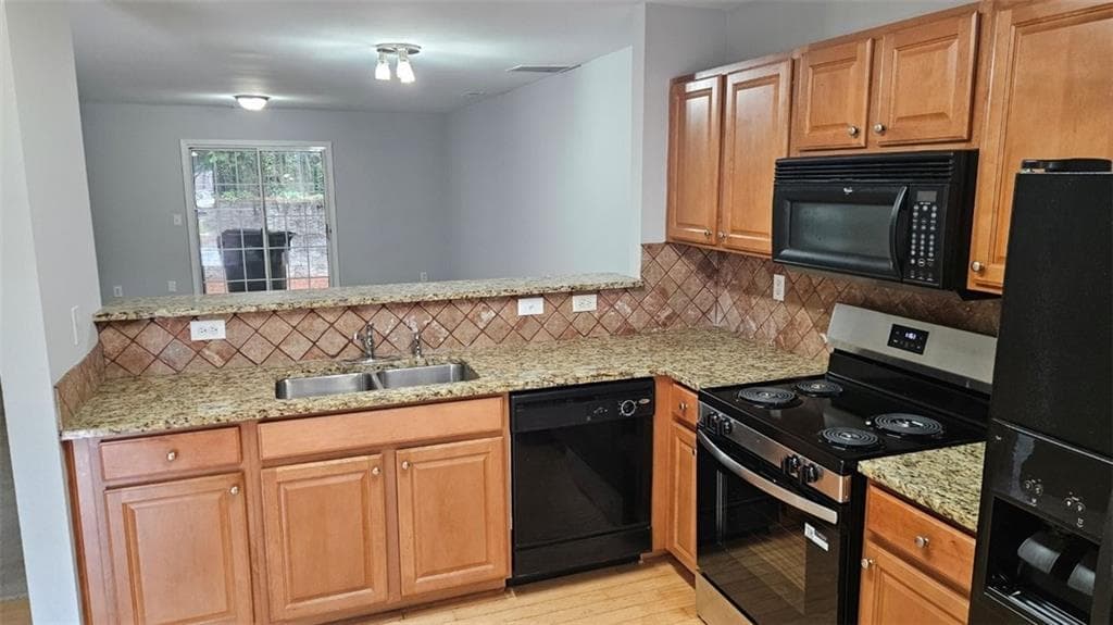 2 bedroom, 3 bathroom, 1,328 sq ft townhouse for sale at 1728 SW Devon Drive, Atlanta, GA 30311 — photo 2