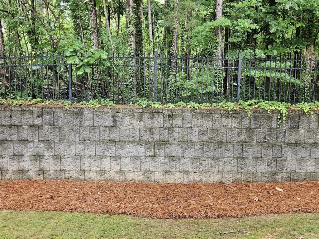 2 bedroom, 3 bathroom, 1,328 sq ft townhouse for sale at 1728 SW Devon Drive, Atlanta, GA 30311 — photo 6