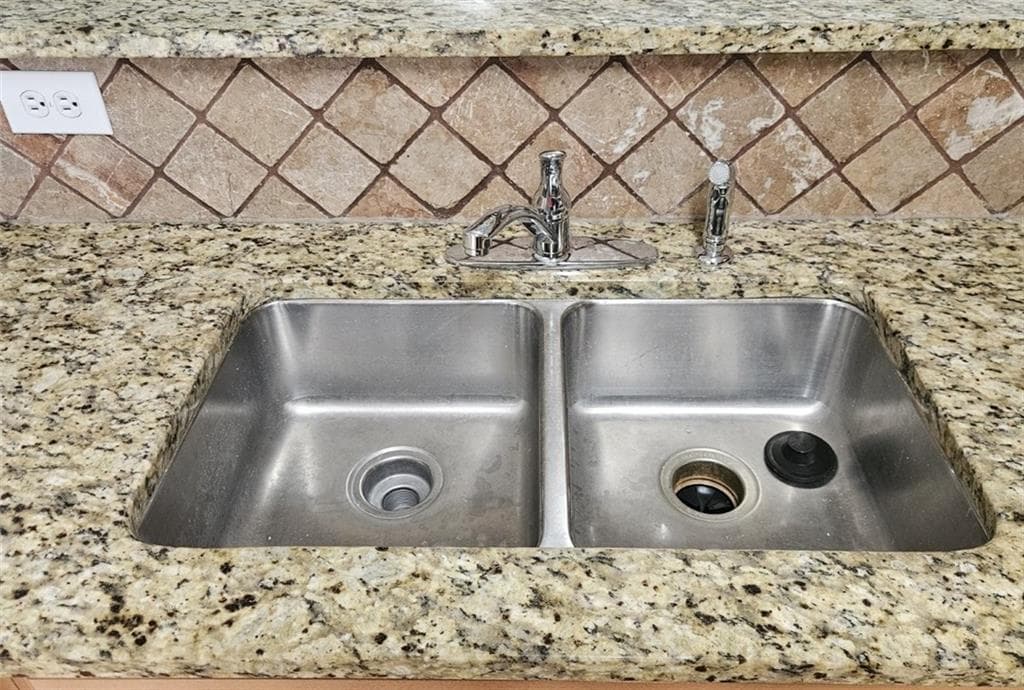 2 bedroom, 3 bathroom, 1,328 sq ft townhouse for sale at 1728 SW Devon Drive, Atlanta, GA 30311 — photo 9