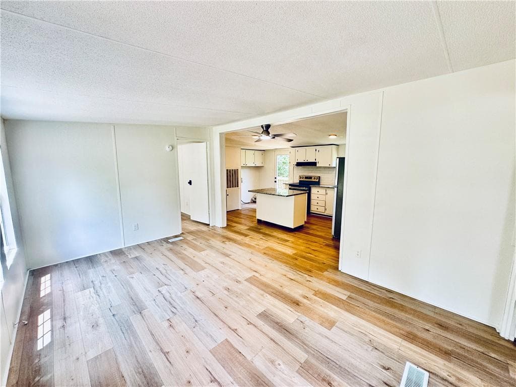 3 bedroom, 2 bathroom, 960 sq ft single family residence for sale at 713 Woods Road, Tunnel Hill, GA 30755 — photo 2