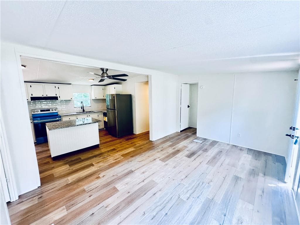3 bedroom, 2 bathroom, 960 sq ft single family residence for sale at 713 Woods Road, Tunnel Hill, GA 30755 — photo 3