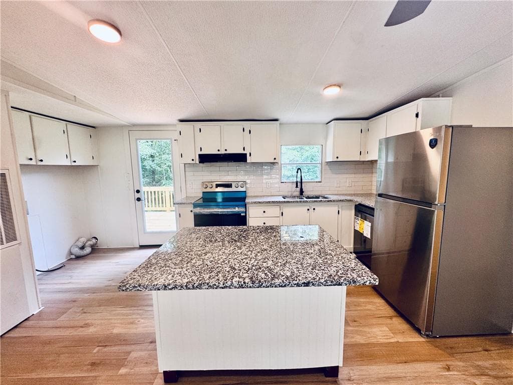 3 bedroom, 2 bathroom, 960 sq ft single family residence for sale at 713 Woods Road, Tunnel Hill, GA 30755 — photo 5