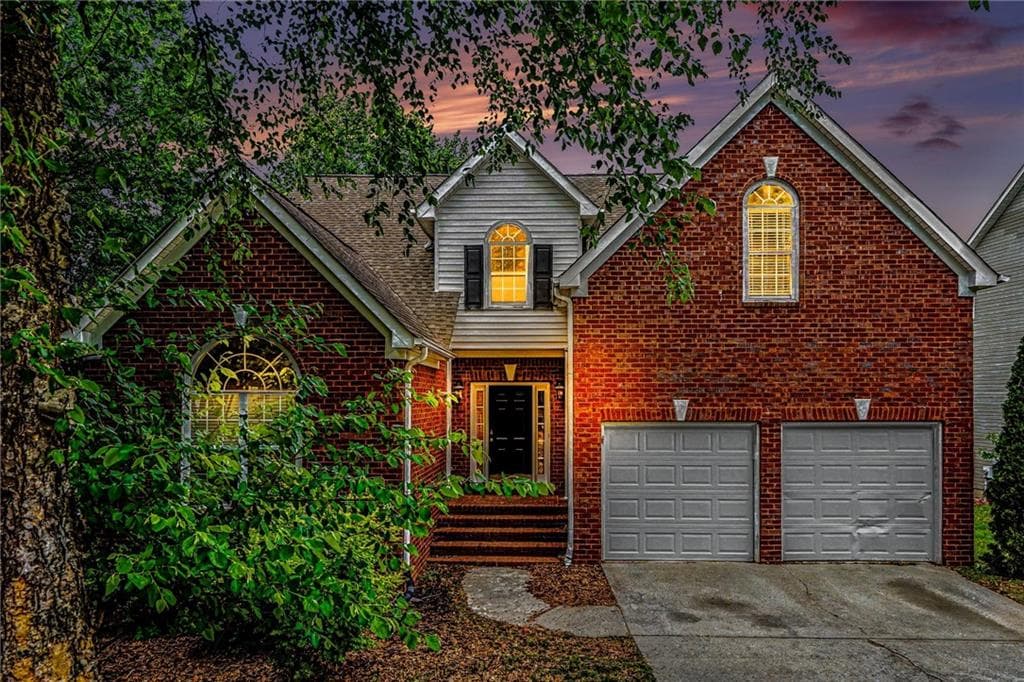 6 bedroom, 4 bathroom, 3,359 sq ft single family residence for sale at 2642 Ambria Drive, Buford, GA 30519 — photo 2