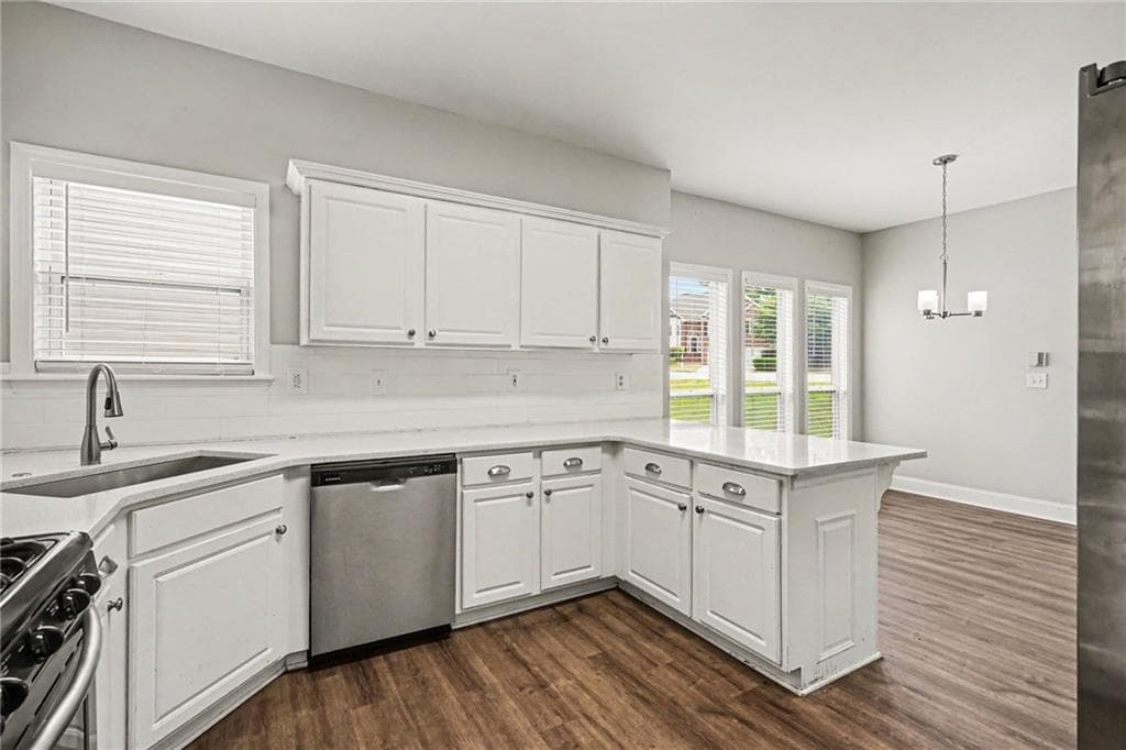 6 bedroom, 4 bathroom, 3,359 sq ft single family residence for sale at 2642 Ambria Drive, Buford, GA 30519 — photo 5
