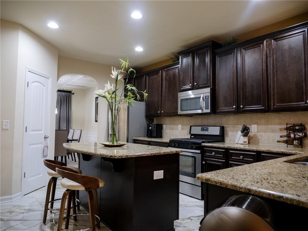 5 bedroom, 4 bathroom, 3,628 sq ft single family residence for sale at 5268 Rosewood Place, Fairburn, GA 30213 — photo 8