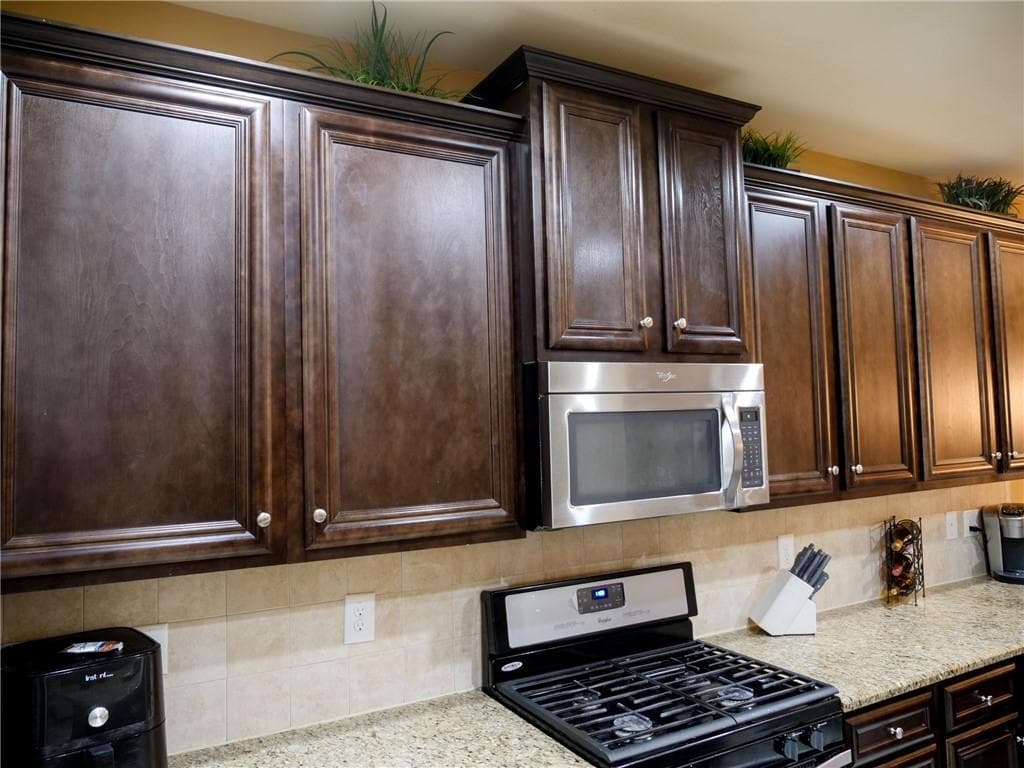5 bedroom, 4 bathroom, 3,628 sq ft single family residence for sale at 5268 Rosewood Place, Fairburn, GA 30213 — photo 9