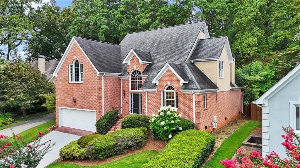 4 bedroom, 3 bathroom, 2,768 sq ft single family residence for sale at 1696 Harts Run, Atlanta, GA 30341 — photo 2