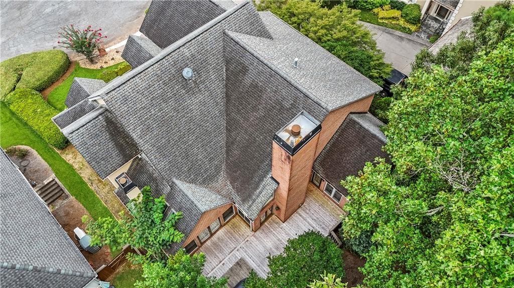 4 bedroom, 3 bathroom, 2,768 sq ft single family residence for sale at 1696 Harts Run, Atlanta, GA 30341 — photo 3
