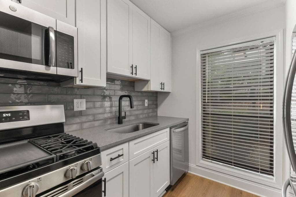 2 bedroom, 1 bathroom, 1,123 sq ft condominium for sale at 1603 Cumberland Court, Smyrna, GA 30080 — photo 5