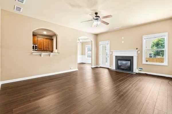 4 bedroom, 3 bathroom, 2,302 sq ft single family residence for rent at 3920 LAKE MANOR Way, Atlanta, GA 30349 for $2,479 a month — photo 9