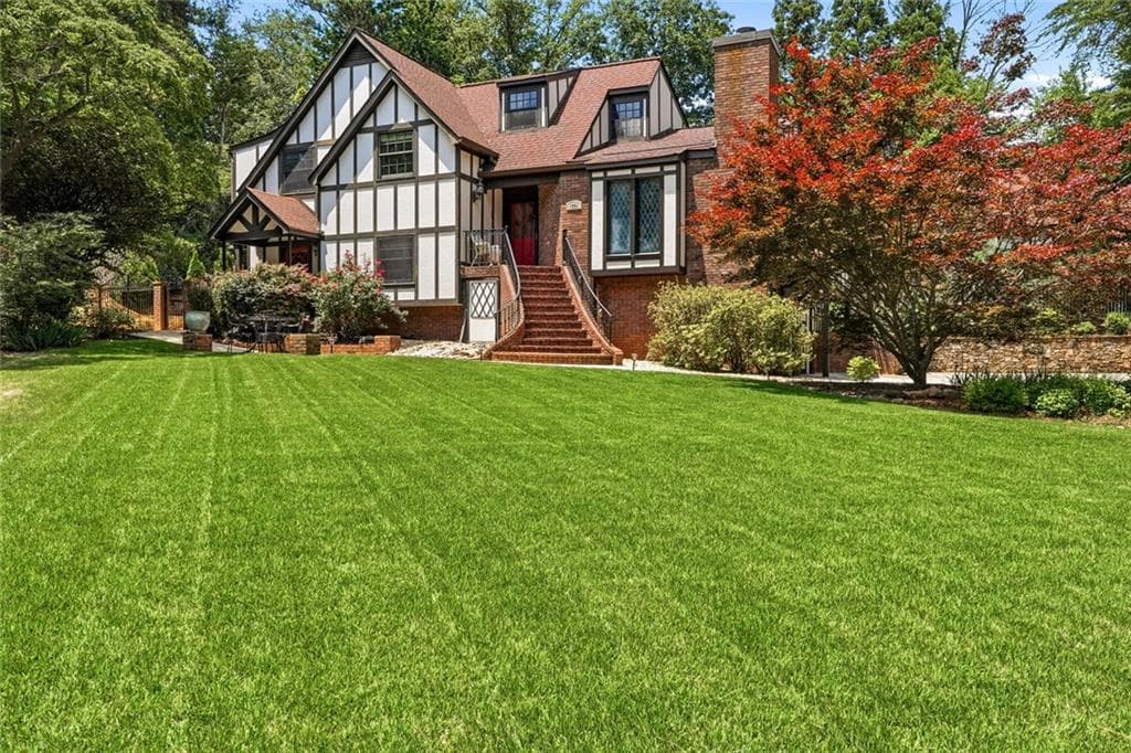 4 bedroom, 3 bathroom, 3,277 sq ft single family residence sold at 1581 Bentcreek Drive, Marietta, GA 30062