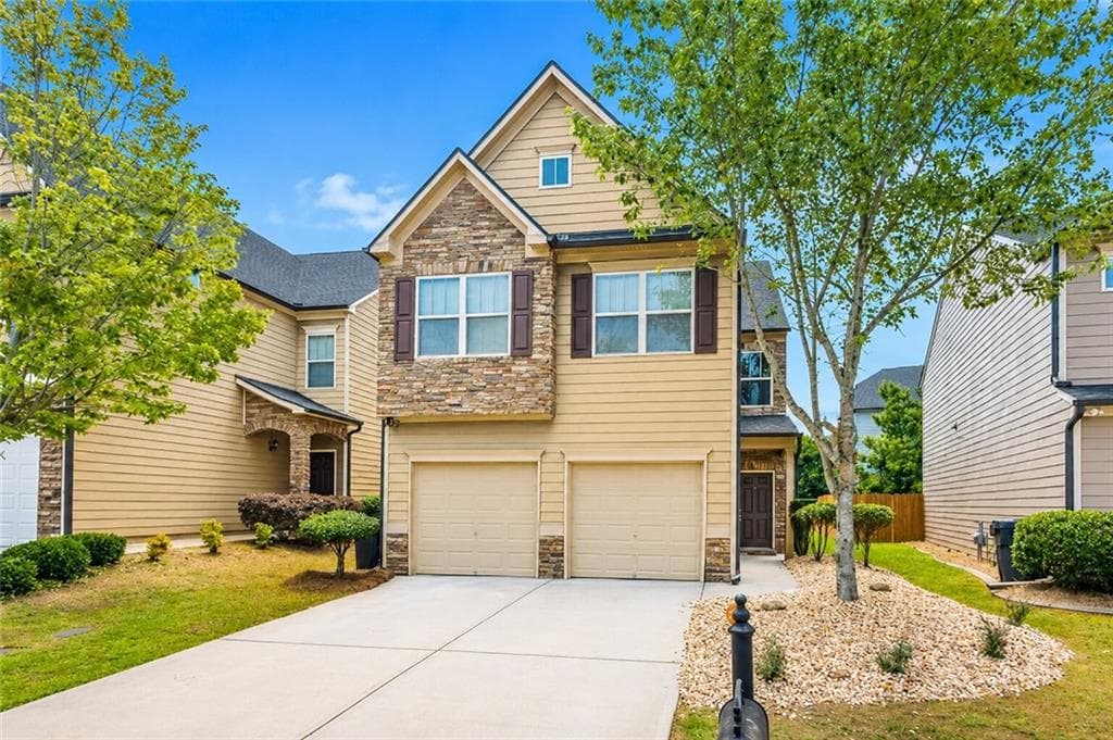 4 bedroom, 3 bathroom, 2,302 sq ft single family residence for rent at 3920 LAKE MANOR Way, Atlanta, GA 30349 for $2,479 a month — photo 1 of 29