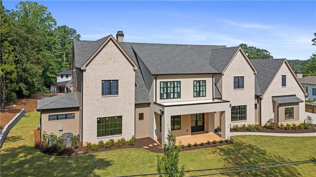 5 bedroom, 7 bathroom, 6,250 sq ft single family residence under contract at 4834 Short Street, Suwanee, GA 30024 — photo 4