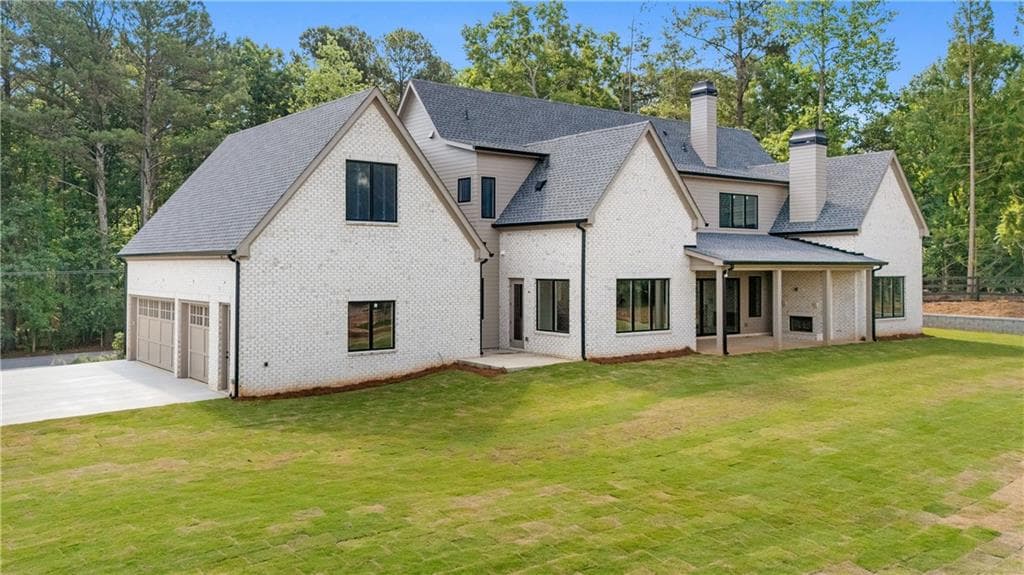 5 bedroom, 7 bathroom, 6,250 sq ft single family residence under contract at 4834 Short Street, Suwanee, GA 30024 — photo 6