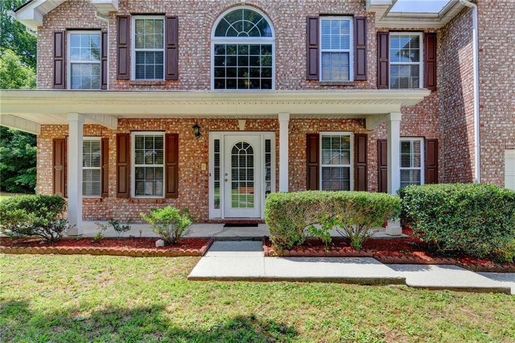 6 bedroom, 3 bathroom, 3,904 sq ft single family residence for sale at 5187 Miller Woods Trail, Decatur, GA 30035 — photo 3