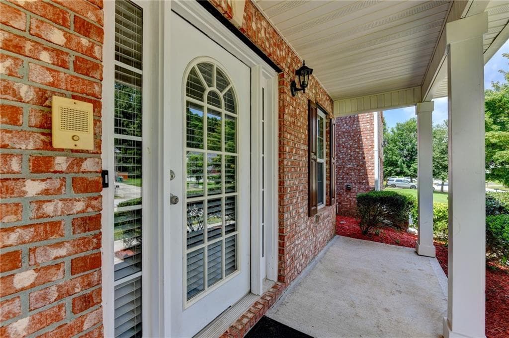 6 bedroom, 3 bathroom, 3,904 sq ft single family residence for sale at 5187 Miller Woods Trail, Decatur, GA 30035 — photo 4