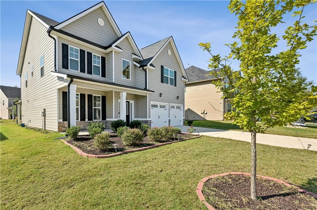 5 bedroom, 3 bathroom, 2,551 sq ft single family residence for sale at 13136 Vista Lane, Covington, GA 30014 — photo 2