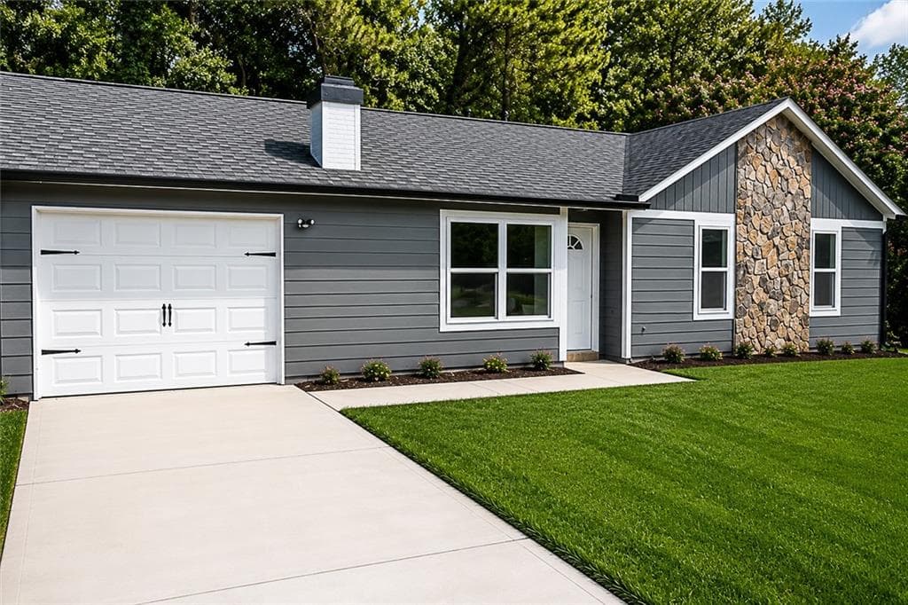 3 bedroom, 2 bathroom, 1,208 sq ft single family residence under contract at 1818 Petite Lane, Lithonia, GA 30058 — photo 3