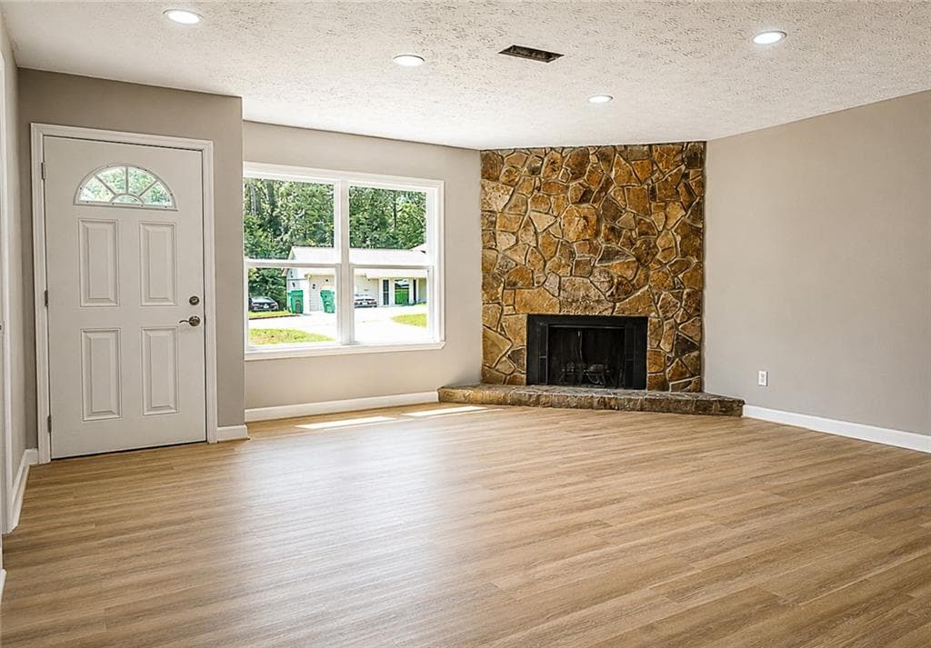 3 bedroom, 2 bathroom, 1,208 sq ft single family residence under contract at 1818 Petite Lane, Lithonia, GA 30058 — photo 4