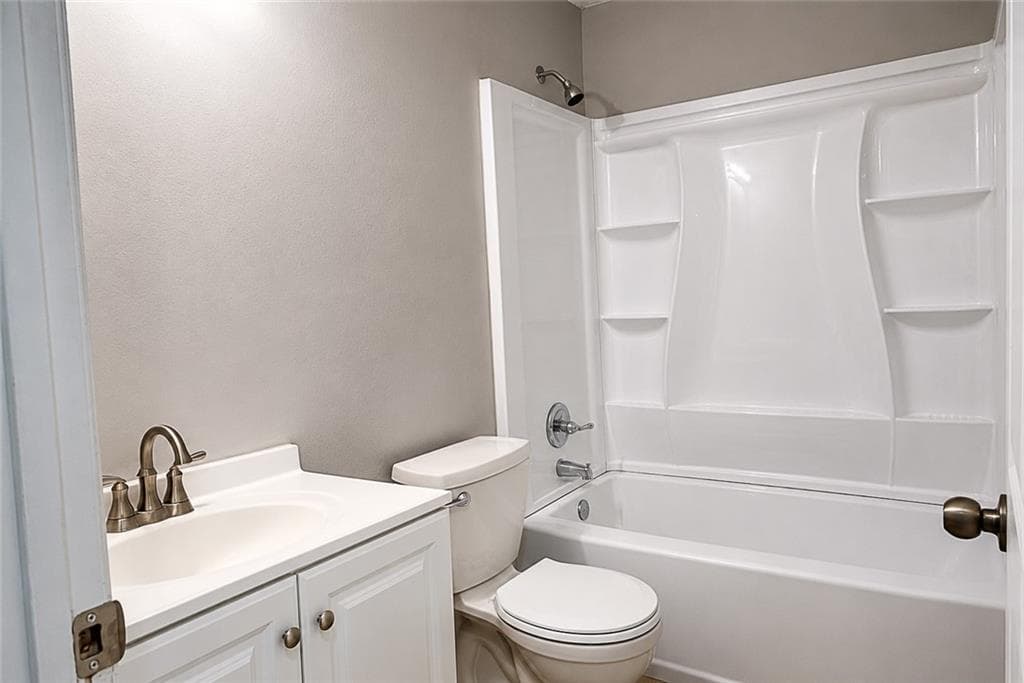 3 bedroom, 2 bathroom, 1,208 sq ft single family residence under contract at 1818 Petite Lane, Lithonia, GA 30058 — photo 8