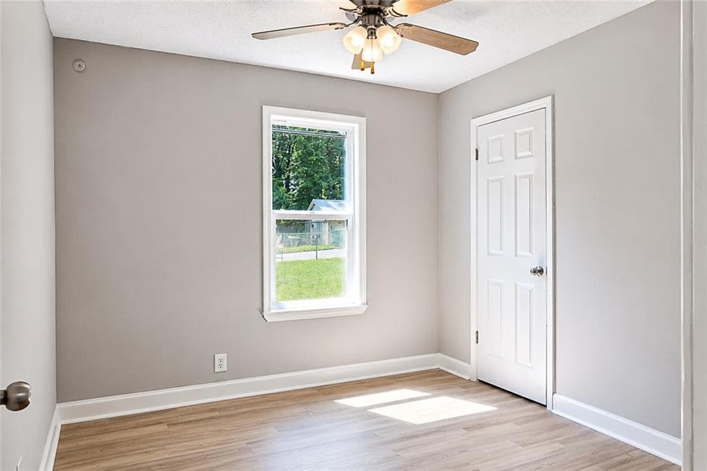 3 bedroom, 2 bathroom, 1,208 sq ft single family residence under contract at 1818 Petite Lane, Lithonia, GA 30058 — photo 10