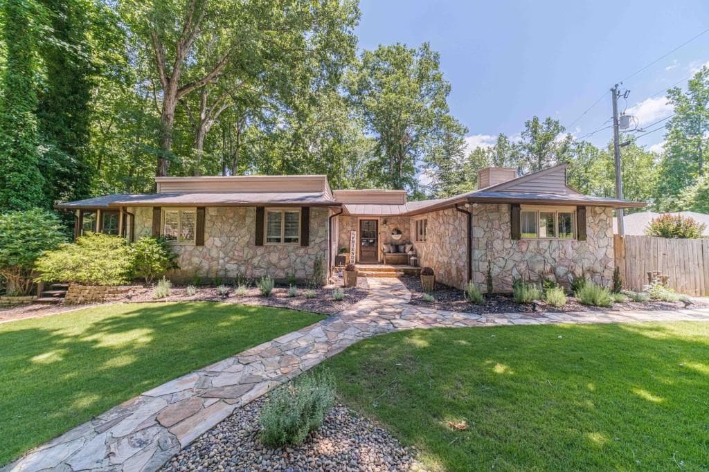 3 bedroom, 2 bathroom, 1,814 sq ft single family residence for sale at 45 Lakepoint Drive, Dawsonville, GA 30534