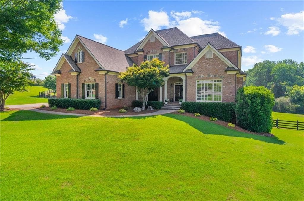 6 bedroom, 6 bathroom, 6,448 sq ft single family residence under contract at 7130 Little Brook Lane, Cumming, GA 30041 — photo 3