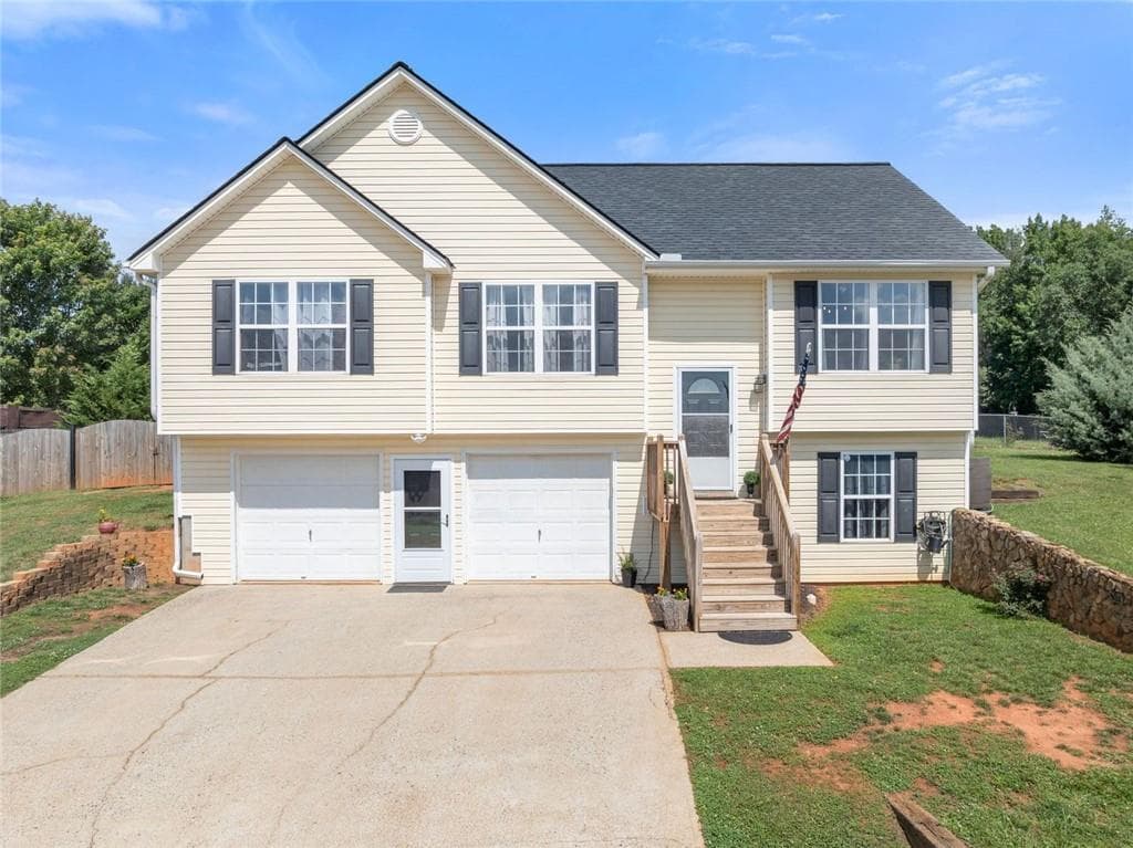 6925 Ridge Way, Gainesville, GA 30506 — most recent listing photo