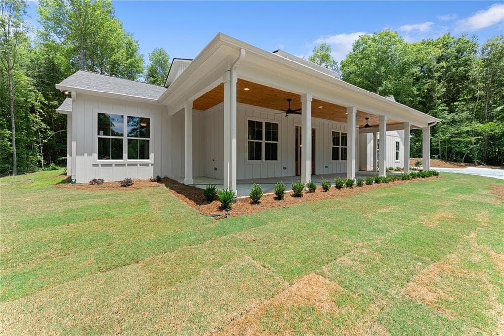 3 bedroom, 3 bathroom, 3,400 sq ft single family residence for sale at 412 Jess Hunt Road, Cleveland, GA 30528 — photo 4