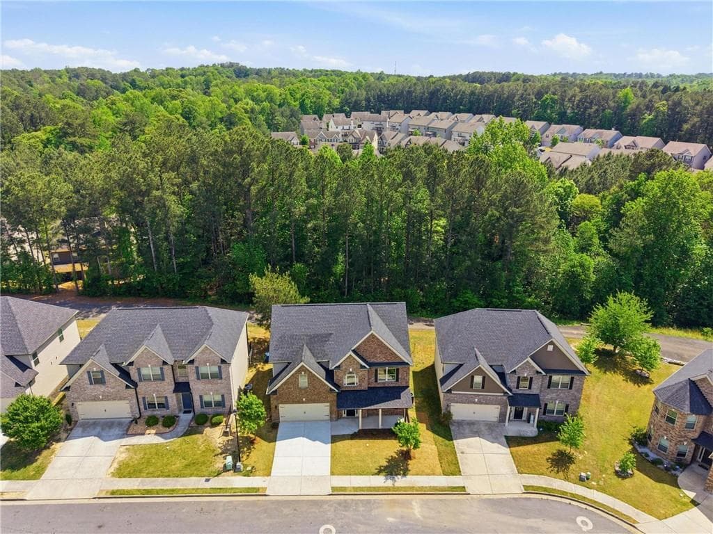 5 bedroom, 3 bathroom, 2,442 sq ft single family residence for sale at 971 Overlook Path Way, Lawrenceville, GA 30045 — photo 3