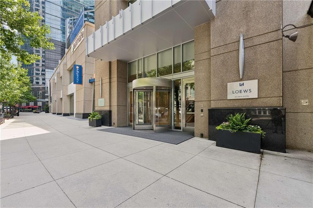 1 bedroom, 2 bathroom, 1,215 sq ft condominium for sale at 1065 Peachtree Street 3301, Atlanta, GA 30309 — photo 2