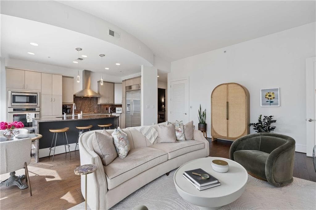 1 bedroom, 2 bathroom, 1,215 sq ft condominium for sale at 1065 Peachtree Street 3301, Atlanta, GA 30309 — photo 10