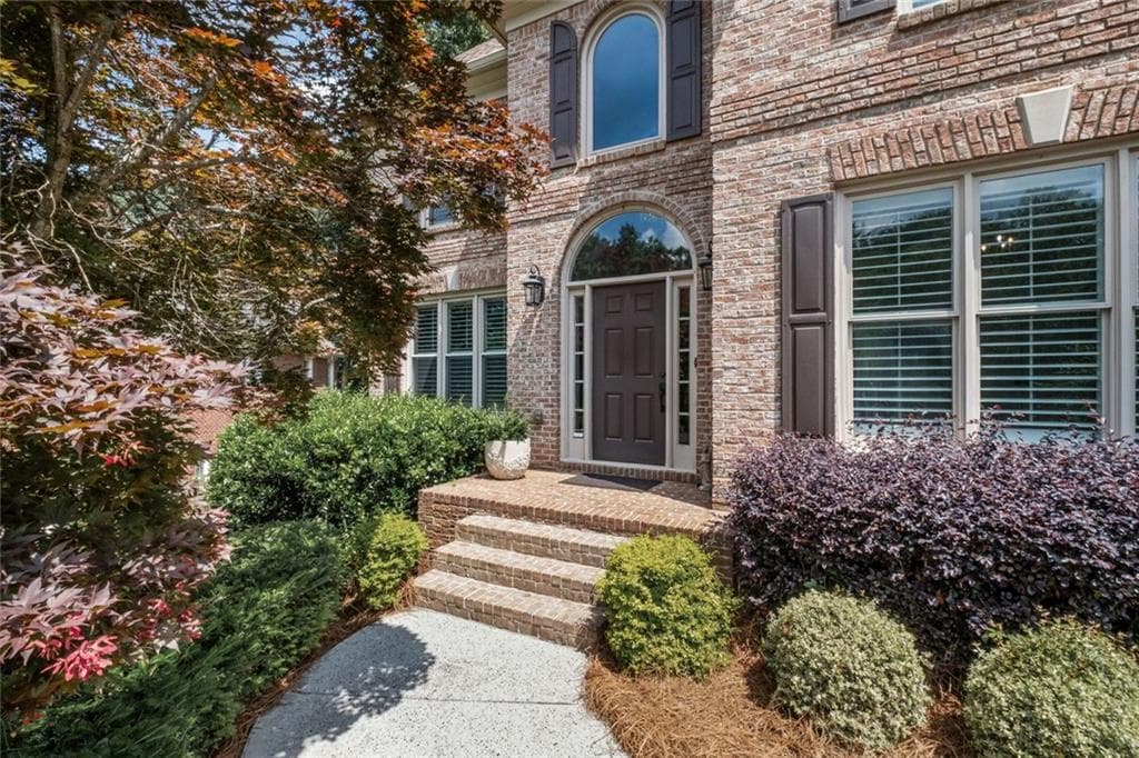4 bedroom, 4 bathroom, 4,192 sq ft single family residence for sale at 3085 Walnut Creek Drive, Alpharetta, GA 30005 — photo 3