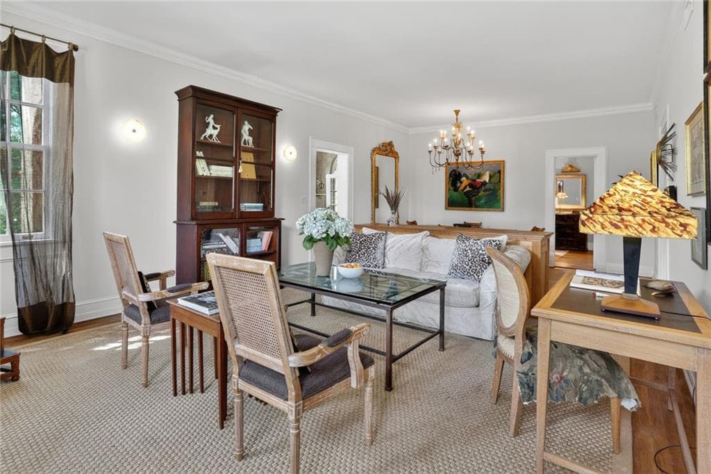 2 bedroom, 2 bathroom, 1,379 sq ft condominium under contract at 200 Montgomery Ferry Drive 19, Atlanta, GA 30309 — photo 4