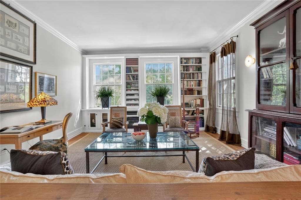 2 bedroom, 2 bathroom, 1,379 sq ft condominium under contract at 200 Montgomery Ferry Drive 19, Atlanta, GA 30309 — photo 6