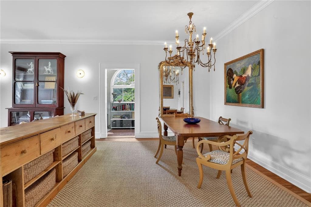2 bedroom, 2 bathroom, 1,379 sq ft condominium under contract at 200 Montgomery Ferry Drive 19, Atlanta, GA 30309 — photo 9