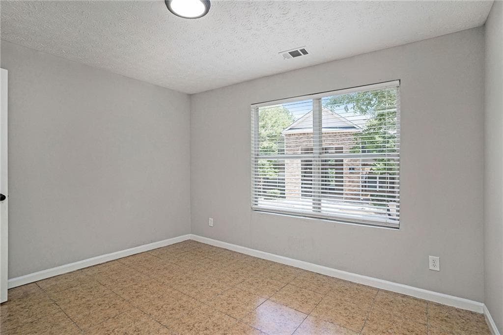 3 bedroom, 2 bathroom condominium for rent at 2102 Par Three Way, Lithonia, GA 30038 for $1,500 a month — photo 6