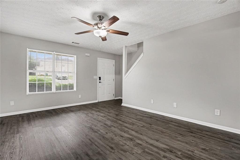 3 bedroom, 3 bathroom, 1,540 sq ft single family residence for sale at 519 Carlton Pointe Drive, Palmetto, GA 30268 — photo 2
