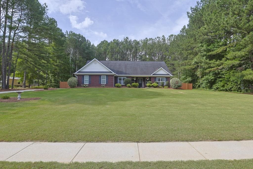 3 bedroom, 2 bathroom, 1,656 sq ft single family residence sold at 2109 Raegan Court, Monroe, GA 30655