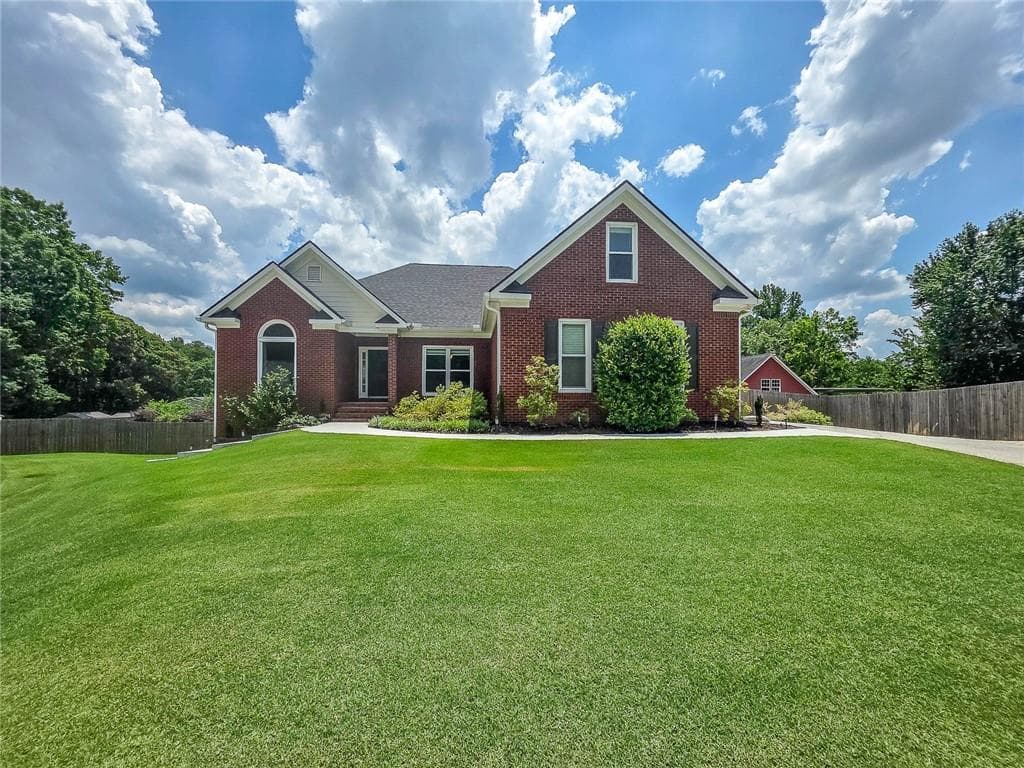4 bedroom, 5 bathroom, 4,352 sq ft single family residence for sale at 1475 Barrett Place Lane, Lawrenceville, GA 30043 — photo 2