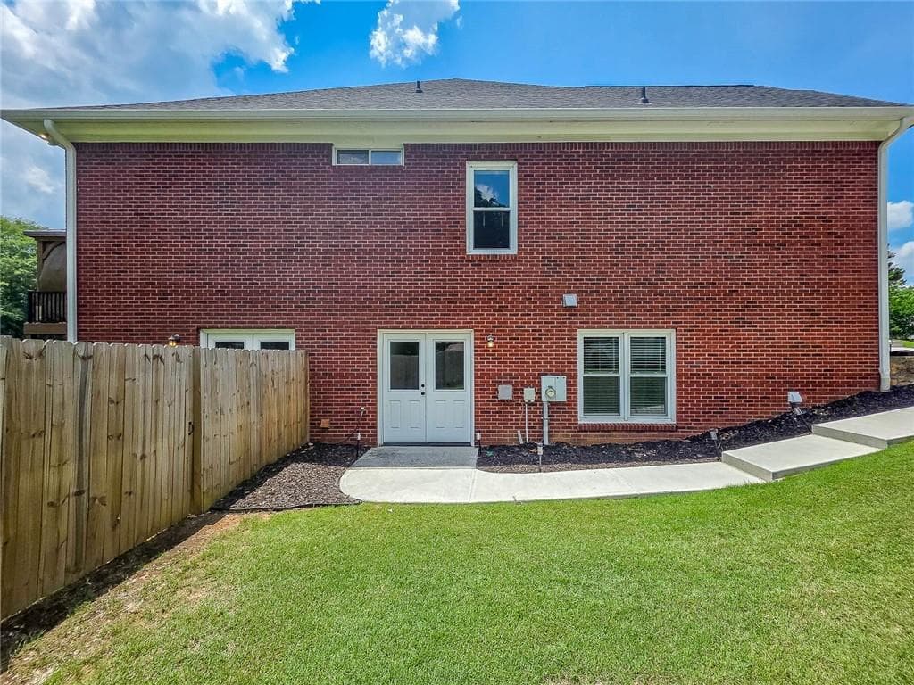 4 bedroom, 5 bathroom, 4,352 sq ft single family residence for sale at 1475 Barrett Place Lane, Lawrenceville, GA 30043 — photo 5