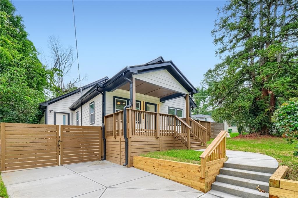 3 bedroom, 2 bathroom, 1,766 sq ft single family residence sold at 95 Arcadia Circle, Atlanta, GA 30314