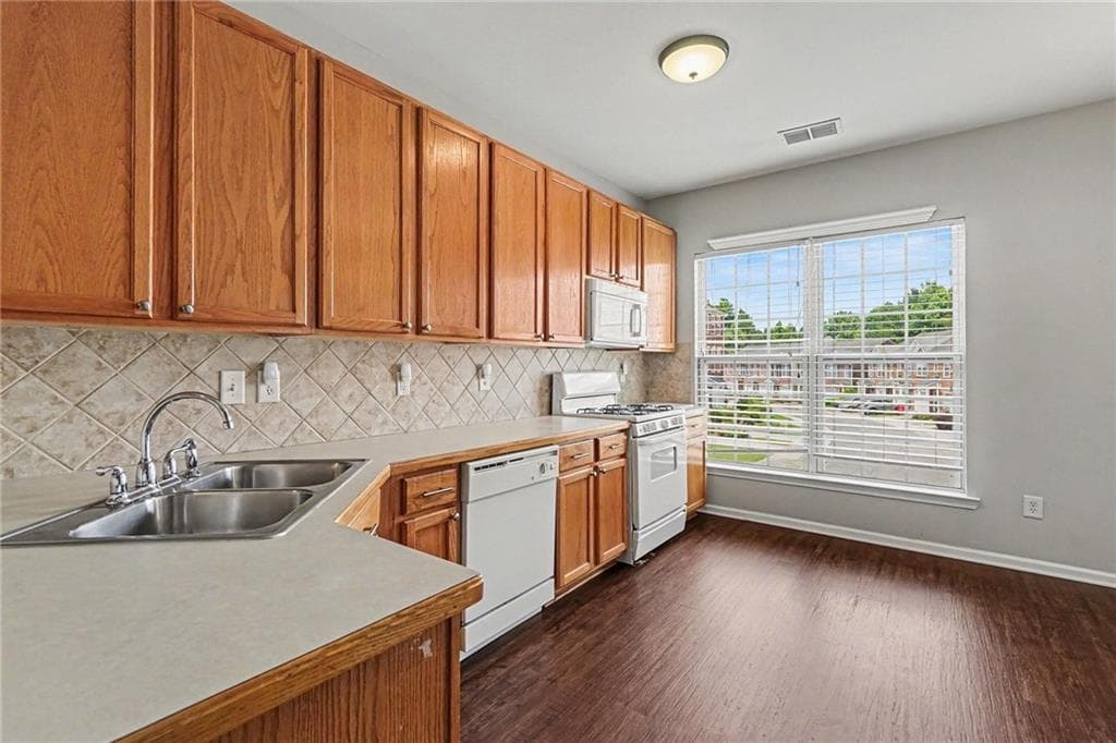 2 bedroom, 2 bathroom, 1,634 sq ft townhouse for sale at 3158 Mill Springs Circle, Buford, GA 30519 — photo 10