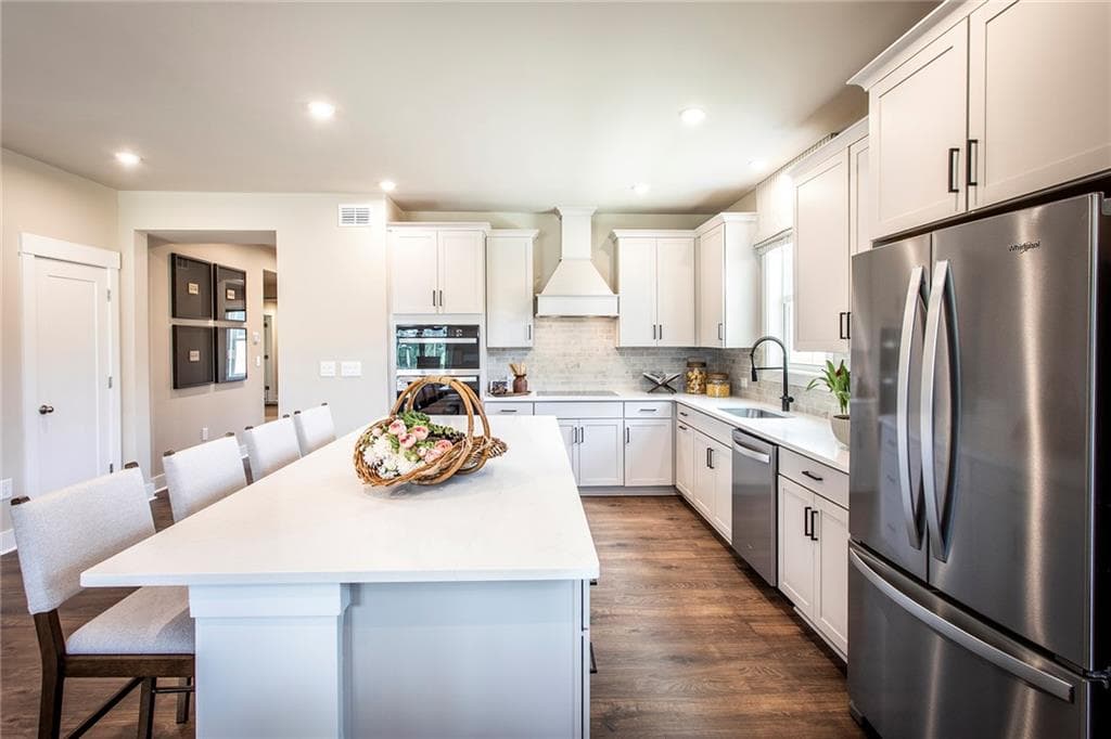4 bedroom, 3 bathroom, 2,665 sq ft single family residence for sale at 121 Willowfern Lane, Marietta, GA 30066 — photo 3