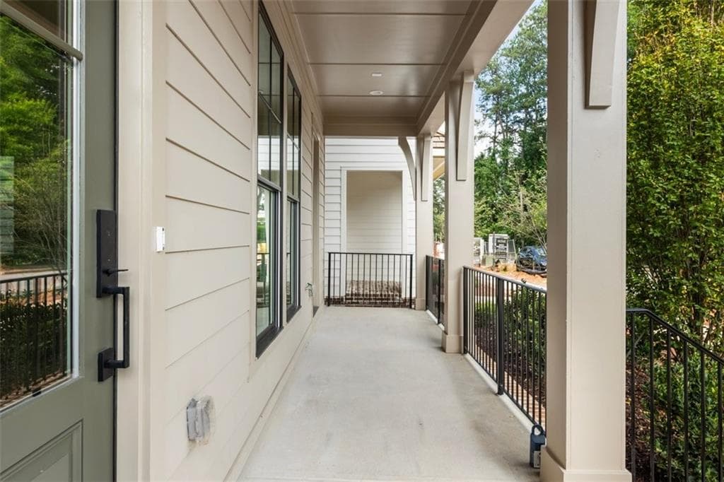 4 bedroom, 5 bathroom, 2,946 sq ft single family residence for sale at 135 Alcovy Terrace, Alpharetta, GA 30009 — photo 2