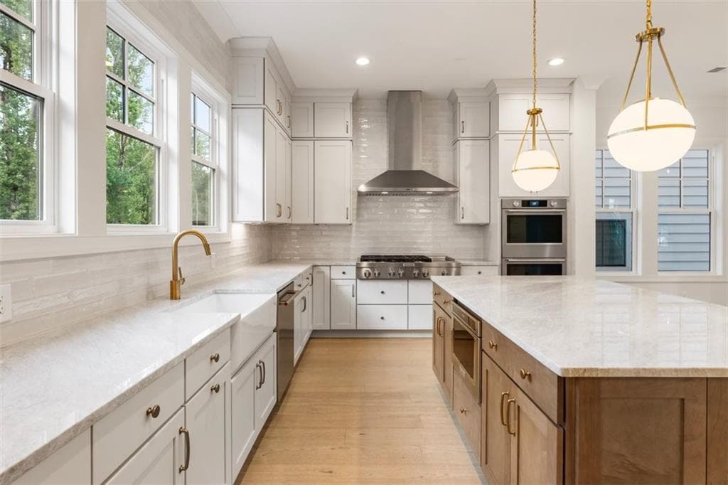 4 bedroom, 5 bathroom, 2,946 sq ft single family residence for sale at 135 Alcovy Terrace, Alpharetta, GA 30009 — photo 4