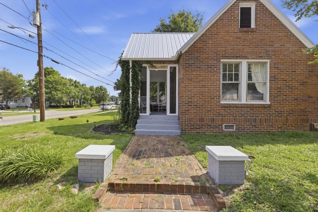 2 bedroom, 1 bathroom, 1,312 sq ft single family residence for sale at 274 S Cherokee Road, Social Circle, GA 30025 — photo 6