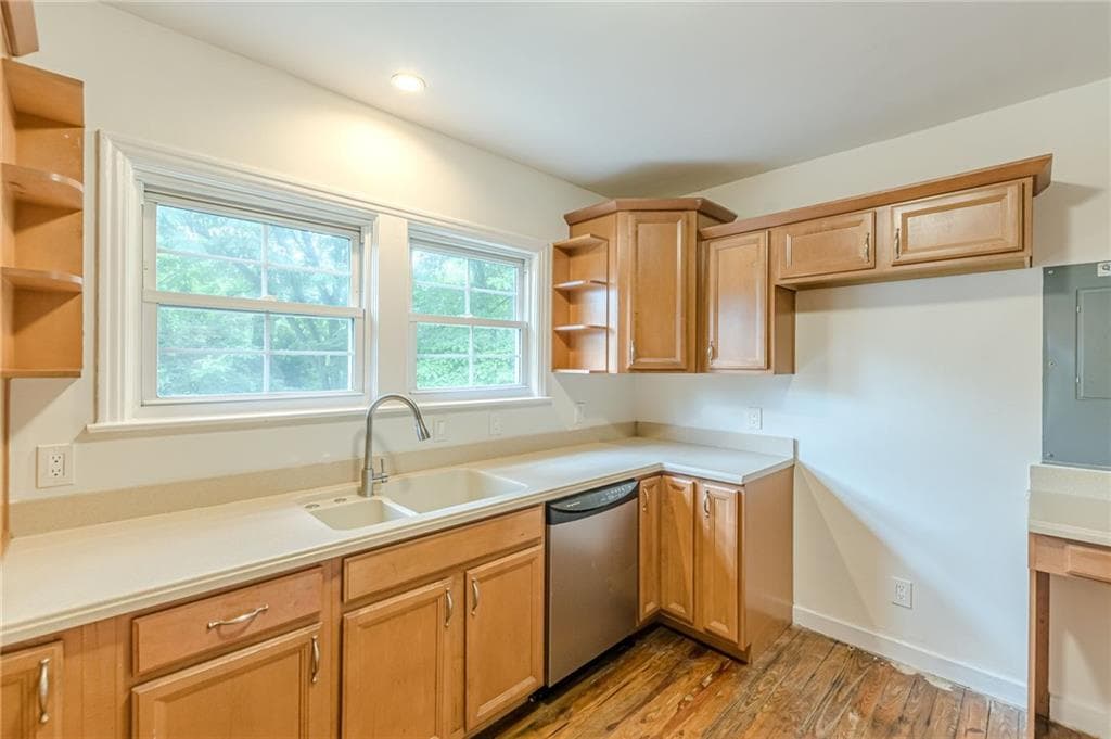 2 bedroom, 2 bathroom, 1,178 sq ft single family residence for sale at 3349 Old Jonesboro Road, Hapeville, GA 30354 — photo 9